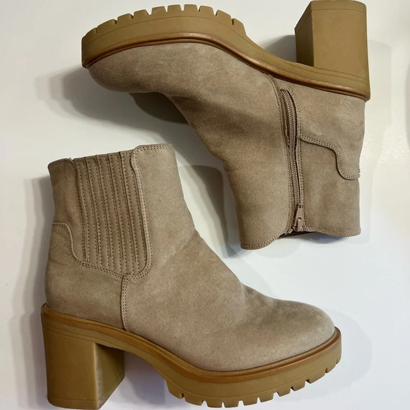 UNIVERSAL THREAD light natural chelsea boots booties - Picture 2 of 11